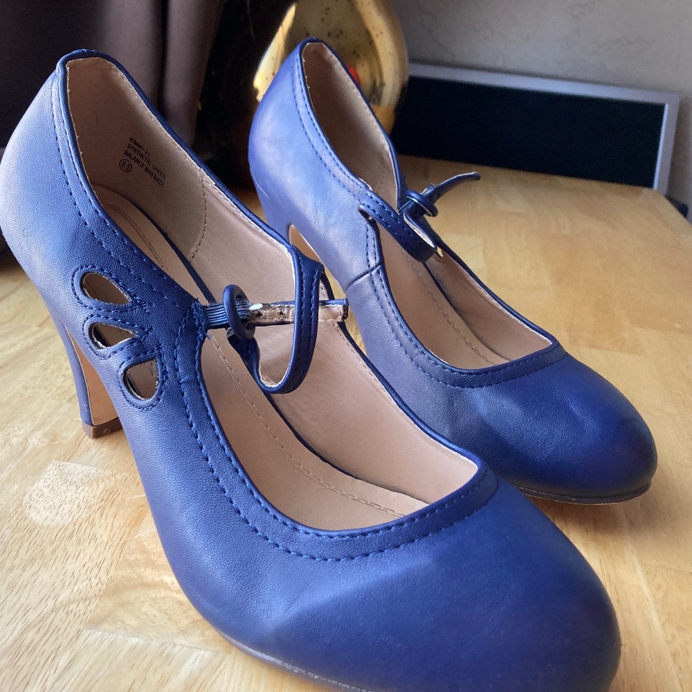 Navy Blue High Heel Shoes Size 8.5